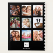 Familiefotocollage zwarte monogram 2027 planner (Achterkant)