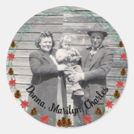 Familiefoto's Pinecones, Boughs, Poinsettias Borde Ronde Sticker