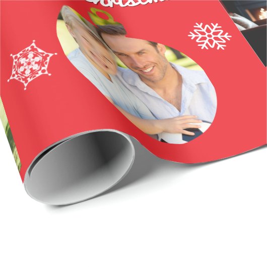 Familiefoto's Vrolijk kerstfeest gepersonaliseerd Cadeaupapier (Rol Hoek)