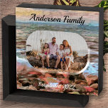 Familiegolven 0742 houten kist print<br><div class="desc">Schilderij "Rocky Waves 0742" Collectie Spruce up elke kamer in uw kantoor of huis met aangepaste doos tekens! Personaliseer op de productpagina of klik op de knop "Aanpassen" voor meer ontwerpopties. Ontworpen vanuit mijn schilderij "Rocky Waves 0742" die de golven vastlegt die neerstorten op een rotsachtige kust in Banderas Bay...</div>