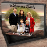 Familiegolven en Boulders 0893 Houten Kist Print<br><div class="desc">Schilderij "Waves and Boulders 0893" Collectie Spruce up elke kamer in uw kantoor of huis met aangepaste houten kistjes trots weergeven van uw favoriete familie afbeelding. Deze rustieke houten borden maken geweldige accentstukken en gespreksstarters voor uw gasten. Creëer Het perfecte geschenk dat uw dierbaren een leven lang zullen koesteren. Personaliseer...</div>