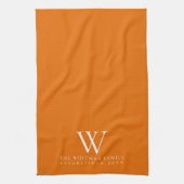 Familiemonogram Elegant Sinaasappel Kitchen Theedoek (Verticaal)
