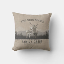 Familienaam Cabin Deer Pine Tree Forest Burlap