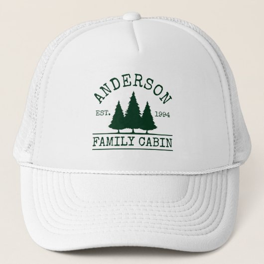 Familienaam Cabin Forest Green Pine Trees Trucker Pet (Voorkant)
