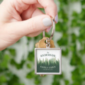 Familienaam Cabin Locatie Pine Tree Square Sleutelhanger (Hand)