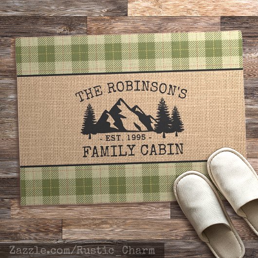 Familienaam Cabin Trees Sage Green Play Burlap Deurmat