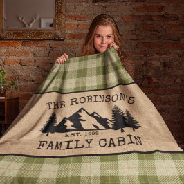 Familienaam Cabin Trees Sage Green Play Burlap Fleece Deken