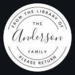 familienaam | Creëer Uw eigen ronde kookplaat Ronde Sticker<br><div class="desc">Eenvoudig,  schoon modern ontwerp voor uw persoonlijke bibliotheekboeken. Deze ronde boekenplaat is gemakkelijk te personaliseren met uw familienaam. Geweldig cadeau voor elke boekenliefhebber. De typografie bestaat uit een modern schreefloos lettertype in sierlijke bogen. Uw familienaam wordt op de middelste plaats weergegeven in een elegant scriptlettertype.</div>
