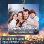 Familienaam Elegant Script Merry Christmas Keramisch Ornament<br><div class="desc">Familiefoto naam elegant script Merry keramische keramische sierelementen</div>