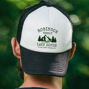Familienaam Lake House Forest Green Silhouette Trucker Pet