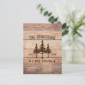 Familienaam Lake House Pine Tree hout gepersonalis Briefkaart (Staand voorkant)