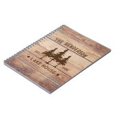 Familienaam Lake House Pine Tree hout gepersonalis Notitieboek (Linkerzijde)