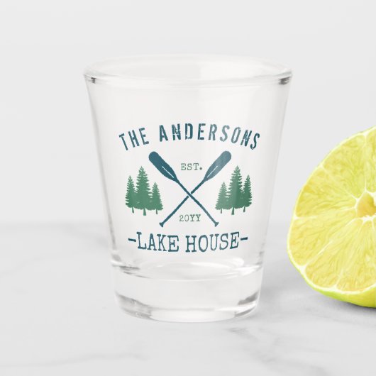 Familienaam Lake House Rustic Oars Pine Trees Shot Glas (Voorkant)