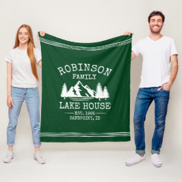 Familienaam Lake House Trees Forest Green Fleece Deken
