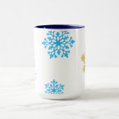 Familienaam moderne kerstboom en glitterige sneeuw mok (Midden)