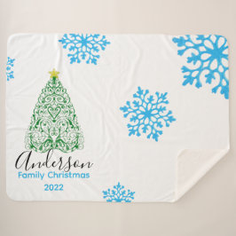 Familienaam moderne kerstboom en glitterige sneeuw sherpa deken
