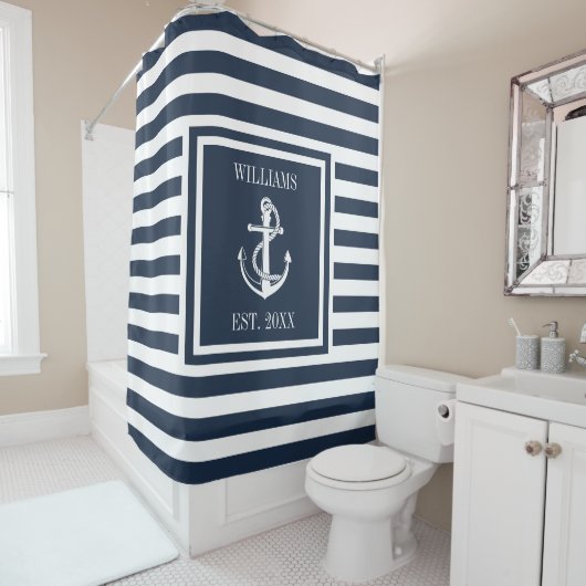Familienaam Navy Blue Striped Nautical Boat Anchor Douchegordijn (In situ)