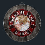 Familienaam One Photo Game Room Dartbord<br><div class="desc">Voeg je eigen naam toe aan dit leuke dartboard van de game-kamer van het gezin. FUnique cadeau voor verjaardagen,  Kerstmis,  vaderdag of gewoon omdat.. Eén centrale fotooptie. Faux-houtextuur.</div>