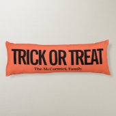 Familienaam Oranje en zwarte Trick or treat Lichaamskussen (Achterkant)