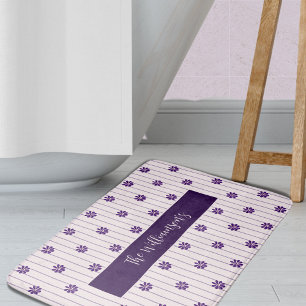 Familienaam Purple Flowers, Blush & Violet Striped Badmat