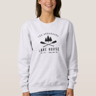 Familienaam Rustic Lake House Boat Oars Trees Trui