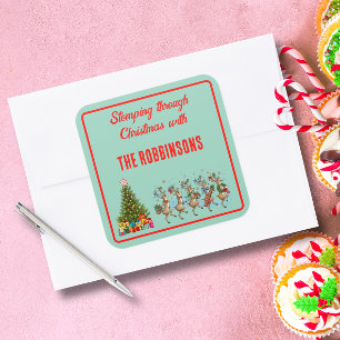 Familienaam Whimsical Kerstmarcherende rendieren Vierkante Sticker