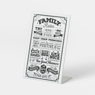 Familieregels zwart-wit reclamebord met voetstuk