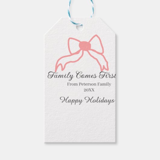 Family comes first red bow family name holidays cadeaulabel (Voorkant)