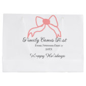 Family comes first red bow family name holidays groot cadeauzakje (Achterkant)