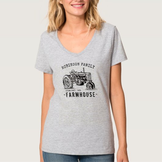 Family Farmhouse Rustic  Tractor V-Neck T-shirt (Voorkant)