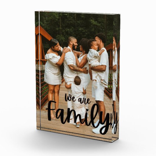 Family Love Black Script Custom Familienaam Foto (Rechts)