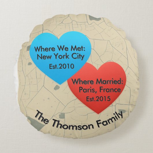 Family Love Journey Pillow – Personalized Map Hear Rond Kussen (Voorkant)