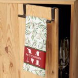 Family Monogram KerstHolly Theedoek<br><div class="desc">Uw initiaal en achternaam personaliseren deze keukenhanddoek met een takken,  bessen en groen patroon. Ideaal voor uw thuisdecor of als cadeau. Punten in onze winkel koppelen.</div>