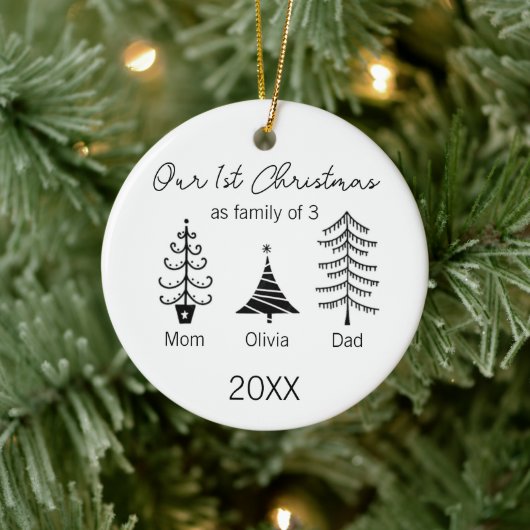 Family of Three Our First Christmas Tree Modern Keramisch Ornament (Boom)