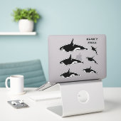 FAMILY ORCA WHALE STICKER (Laptop op bureau)