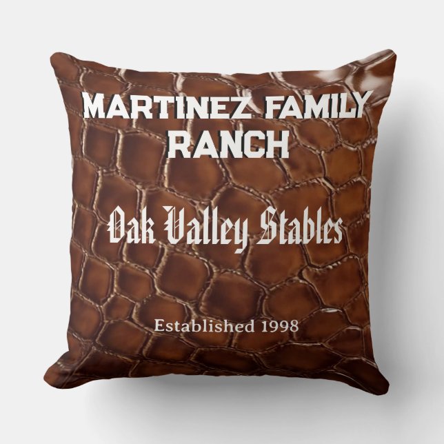 Family Ranch Faux Crocodile Leather Kussen (Voorkant)