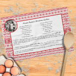 Family Recipe Holiday Red White Scandinavian Foto Theedoek<br><div class="desc">Pas dit Family Recipe Holiday Red White Scandinavian Photo Keut Keukenhanddoek-cadeauidee aan om vrienden, familie of een van je favoriete mensen te vieren. Dit persoonlijke cadeau maakt een doordacht kerstcadeau op maat. Familie en vrienden houden van dit Gezinsherwinning Rood Witte Scandinavische keuken met keuken voor kerstvakantie-cadeauidee. Het is makkelijk om...</div>