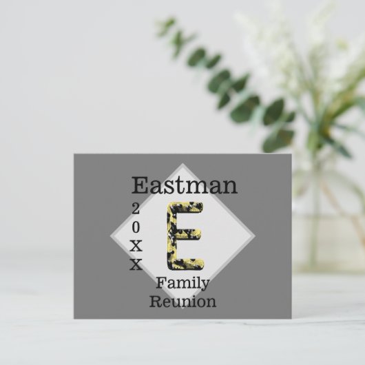 Family Reunion Gold Black Monogram E Uitnodiging (Staand voorkant)