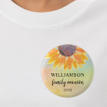 Family Reunion Keepomwille Ronde Button 5,7 Cm<br><div class="desc">Deze verbondenheid van de zonnebloem maakt een mooi souvenir voor je familie. Het is versierd met een waterverf zonnebloem op een kleurrijke achtergrond. Eenvoudig aan te passen. Gebruik de optie Verdere wijzigingen aanpassen om de tekstgrootte, stijl of kleur te wijzigen. Omdat we ons eigen kunstwerk creëer, zal je dit exacte...</div>