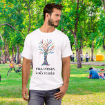 Family Tree Gepersonaliseerde gezinsreünie T-shirt<br><div class="desc">Herinner je familie reünie met dit stijlvolle T-shirt. Het is versierd met een kleurrijke mozaïek stamboom en is gemakkelijk aan te passen met uw familienaam. Gebruik de optie Verder aanpassen om de tekstgrootte, stijl of kleur te wijzigen. Omdat we ons kunstwerk creëer, zult u dit exacte afbeelding van andere ontwerpers...</div>