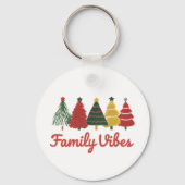 Family Vibes – Cozy Christmas Tree Design Sleutelhanger (Voorkant)