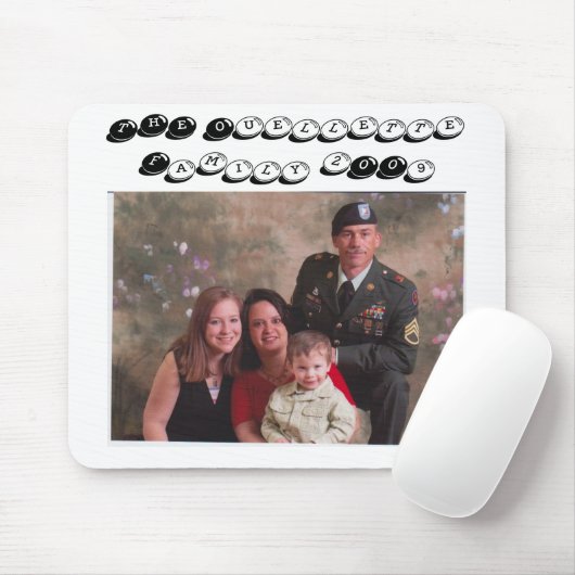 familypic2009, Ouellette Family 2009 Muismat (Met muis)