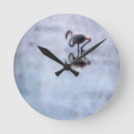 Famingo loopt in Heather Water Ronde Klok