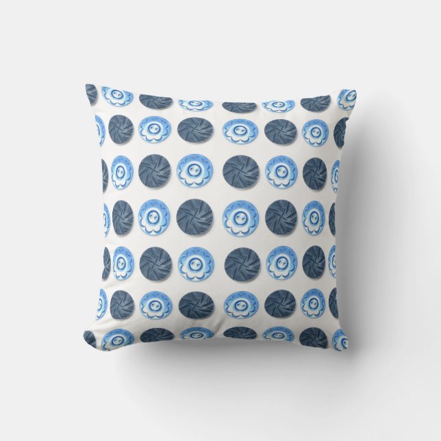 Fancy Blue Buttons Pattern on White Throw Pillow Kussen (Voorkant)