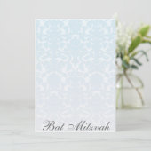 Fancy Blue Damask Bat Mitzvah Uitnodiging (Staand voorkant)