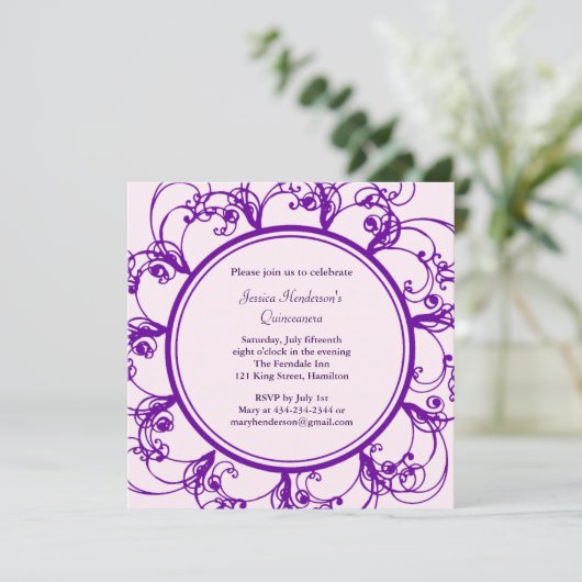 Fancy Floral Quinceanera Invite (paars) Kaart (Staand voorkant)