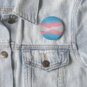 Fancy gedraaide Transgender Pride Flag Ronde Button 5,7 Cm (In situ)