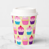 Fancy, kleurrijke cupcakes op gele dag papieren bekers (Links)
