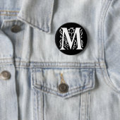 Fancy letter M Ronde Button 5,7 Cm (In situ)