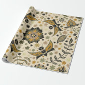 Fancy Moths and Flowers Cadeaupapier (Uitgerold)